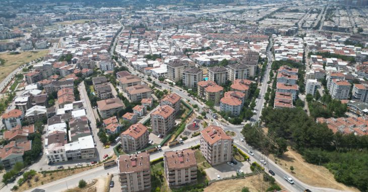 Büyükşehir Üçevler Mahallesi’nde asfalt yeniliyor