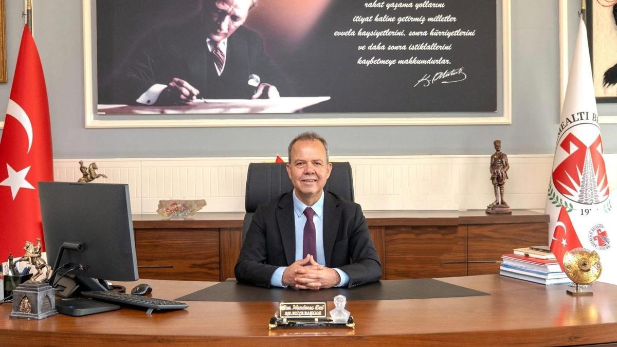 CHP’de yaprak dökümü! Bir belediye başkanı daha istifa etti
