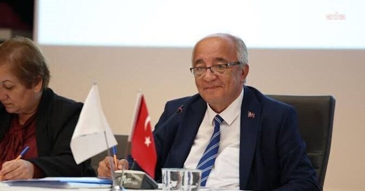 CHP’den istifa etti
