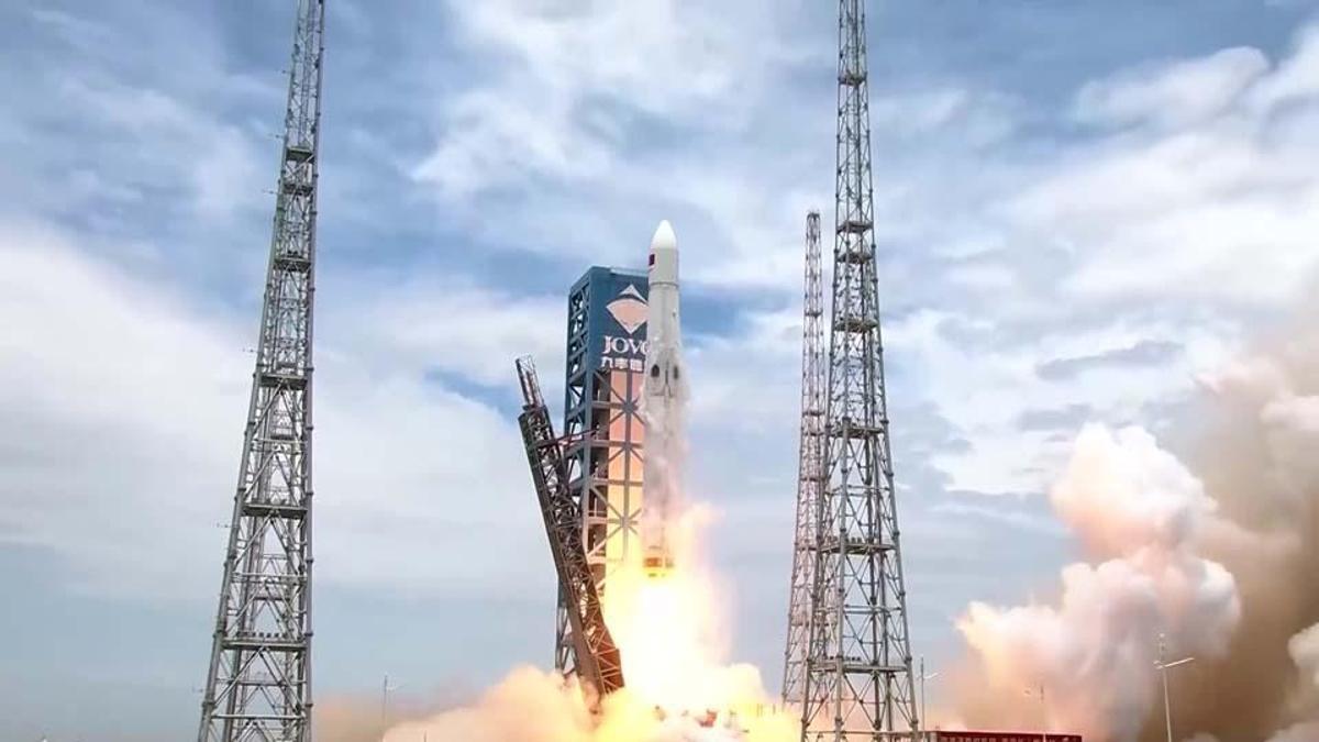 Çin, ABD’nin SpaceX’ine rakip! Roket ağ ile yakalandı