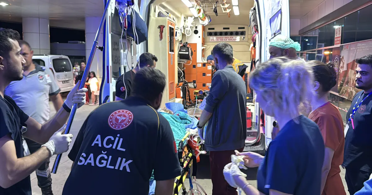 Çocuk parkında boşandığı kadını katletti, 4 yaşındaki kızını yaraladı