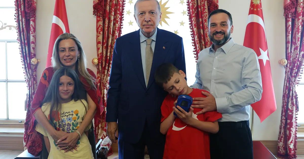 Cumhurbaşkanı Erdoğan “Cake Not Hate” kampanyasıyla tanınan Harris’i kabul etti