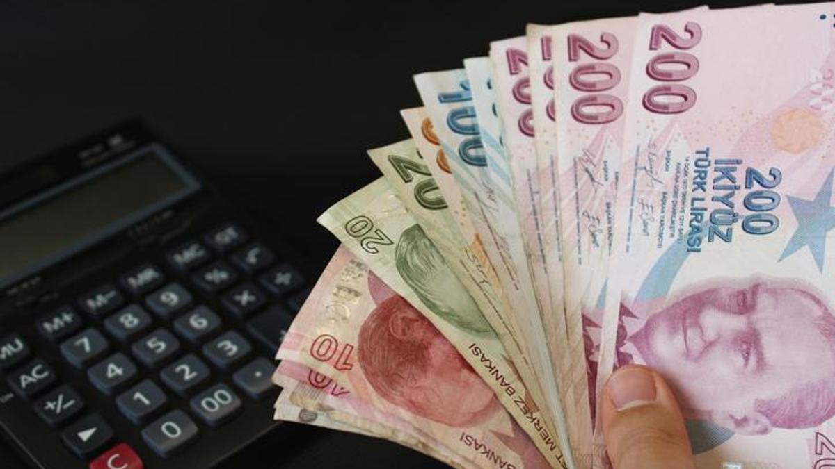 EN DÜŞÜK EMEKLİ MAAŞ ÖDEME TARİHLERİ: Emekli maaşı zam farkları ne zaman yatacak? SSK, Bağ-Kur en düşük emekli maaşı 3.552 TL emekli maaş zam farkları ne zaman ödenecek?
