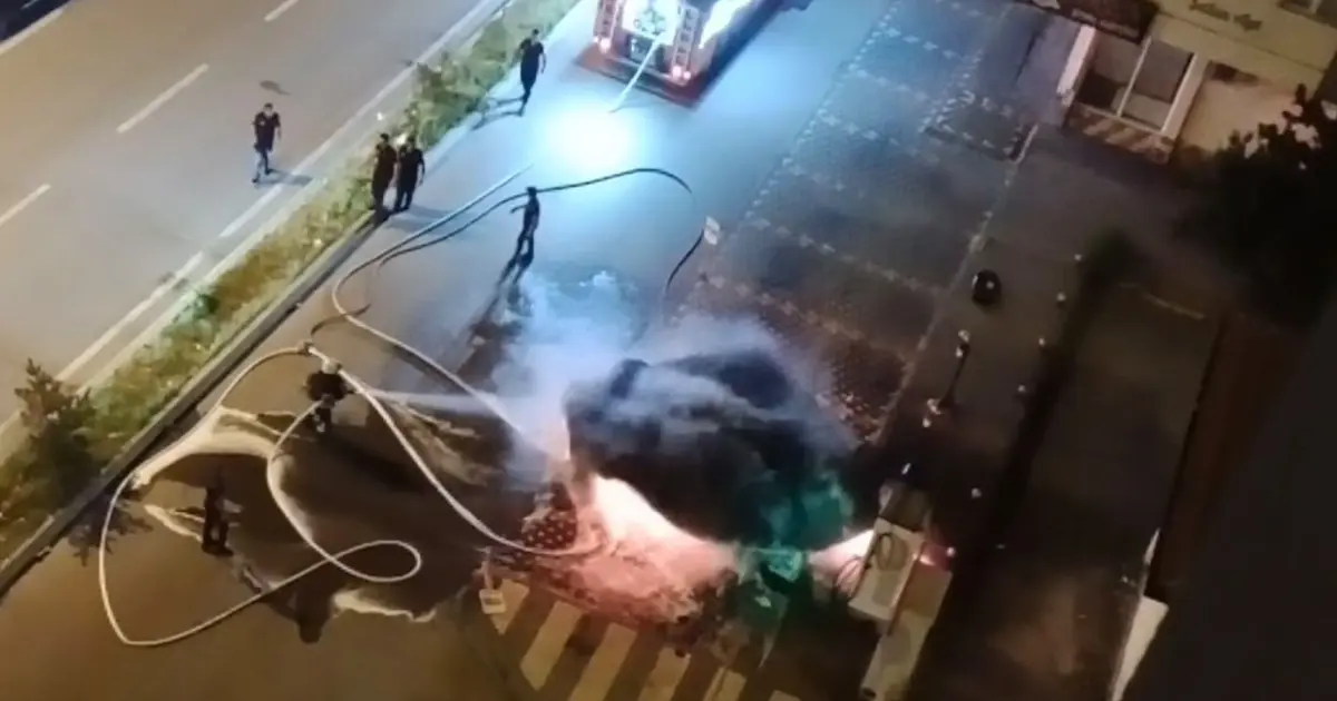 Elektrikli araç yangınına profesyonel müdahale