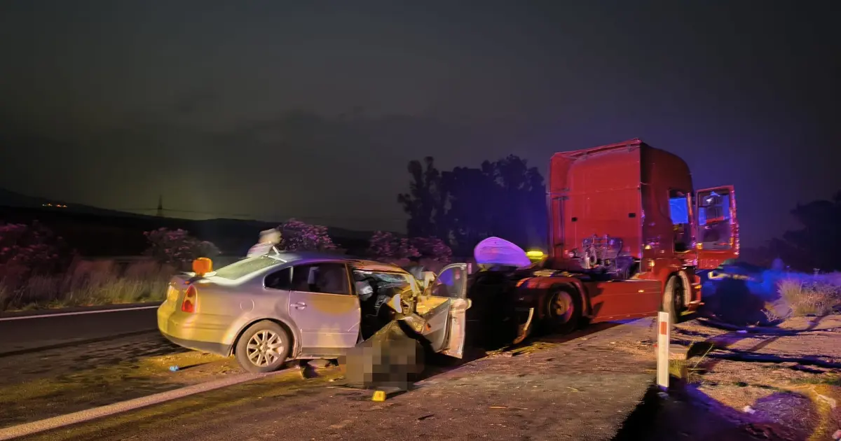 Emniyet şeridinde feci kaza. 2 ölü