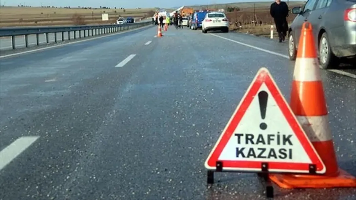 Erzincan’da feci kaza! Otomobil tarlaya devrildi: Ölü ve yaralı var