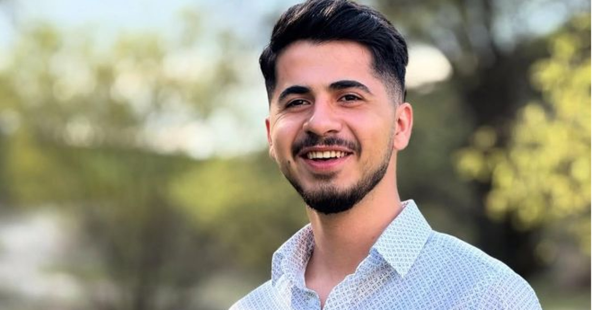 Feci olay… Otomobilin camından sarktı!
