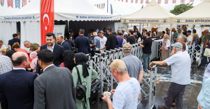 Gemlik’te aşureler Biba ve Varank’tan