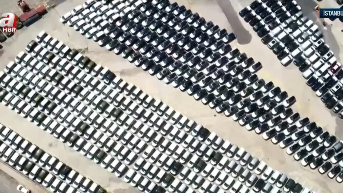 Haydarpaşa’da dev sevkiyat: Binlerce sıfır kilometre araç Türkiye pazarı için gün sayıyor
