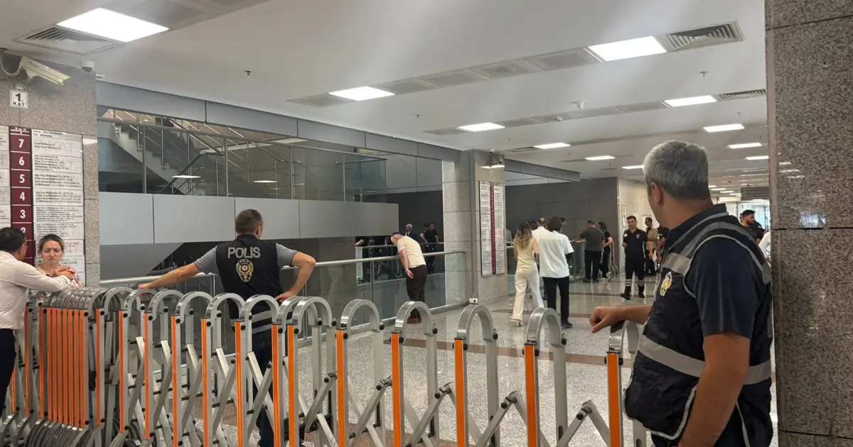 İstanbul Adalet Sarayı’nda intihar. Tutuklama talep edilince kendini aşağı bıraktı