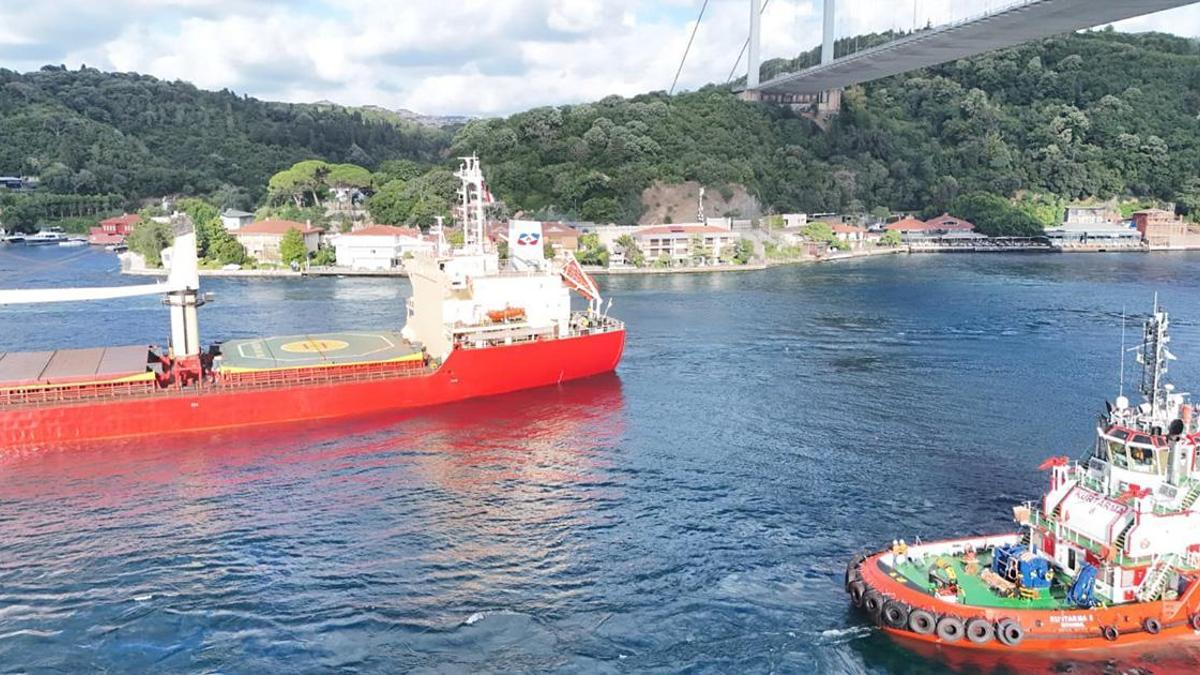 İstanbul Boğazı’nda makine arızası! Trafik askıya alındı