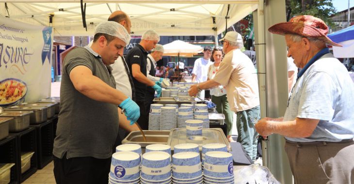 İznik’te aşure bereketi