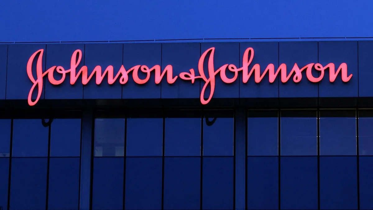 Johnson & Johnson, bebek pudrasının kansere yol açtığı iddiasıyla açılan davaları kapatmak için 5,5 milyar dolar teklif etti