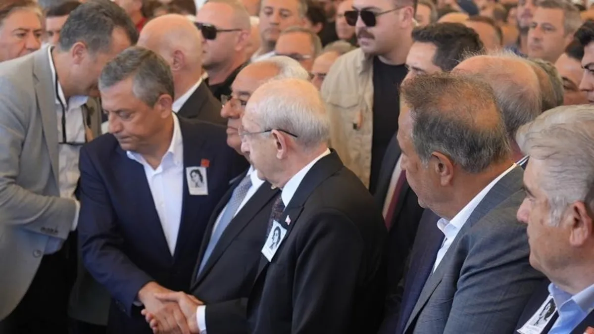 Kılıçdaroğlu ve Özel cenazede tokalaştı! CHP’de mutlak butlan sonrası ikinci temas