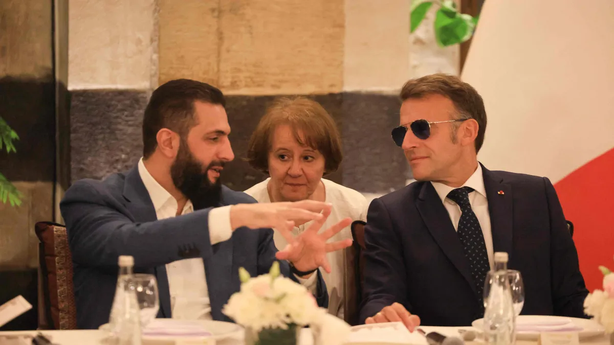 Macron’un Şam ziyareti sırasında patlama! Konakladığı otele yakın noktada güvenlik alarmı