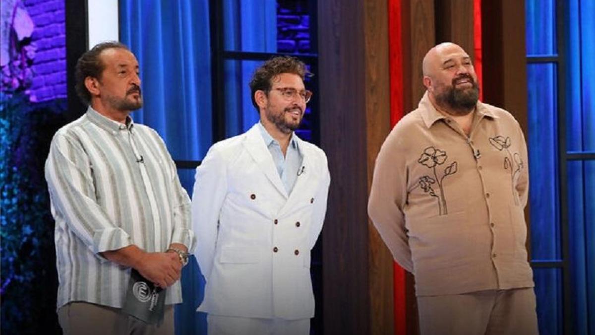 MasterChef’te ana kadroya giren yarışmacı kim oldu, önlüğü hangi yarışmacı aldı? 22 TEMMUZ 2026 MASTERCHEF’TE ANA KADROYA GİREN 6. YARIŞMACI!