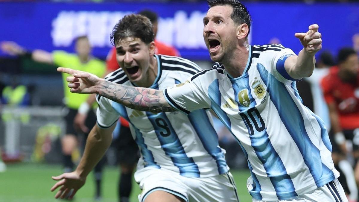 Messi’nin gözyaşlı gecesi: Mısır karşısında atarken de kaçırırken de rekor kırdı