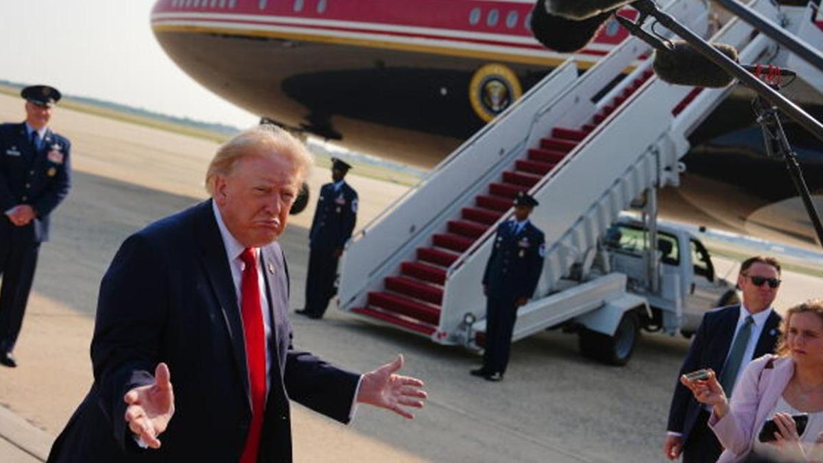 Neden Air Force One’a binmedi? Trump’ın uçak değişikliğinin sebebi ortaya çıktı