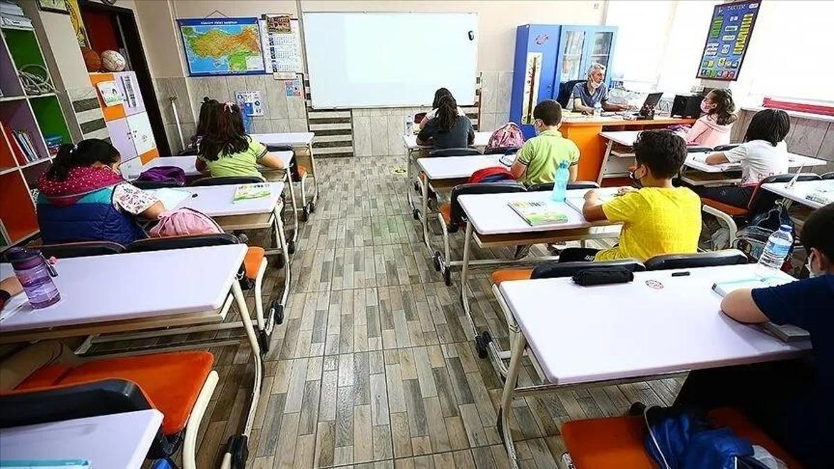ORTAOKUL KAYITLARI AÇIKLANDI MI? 2026-2027 ilkokul ve ortaokul kayıtları hangi tarihlerde yapılacak? e-Kayıt sonuçları ne zaman açıklanacak?