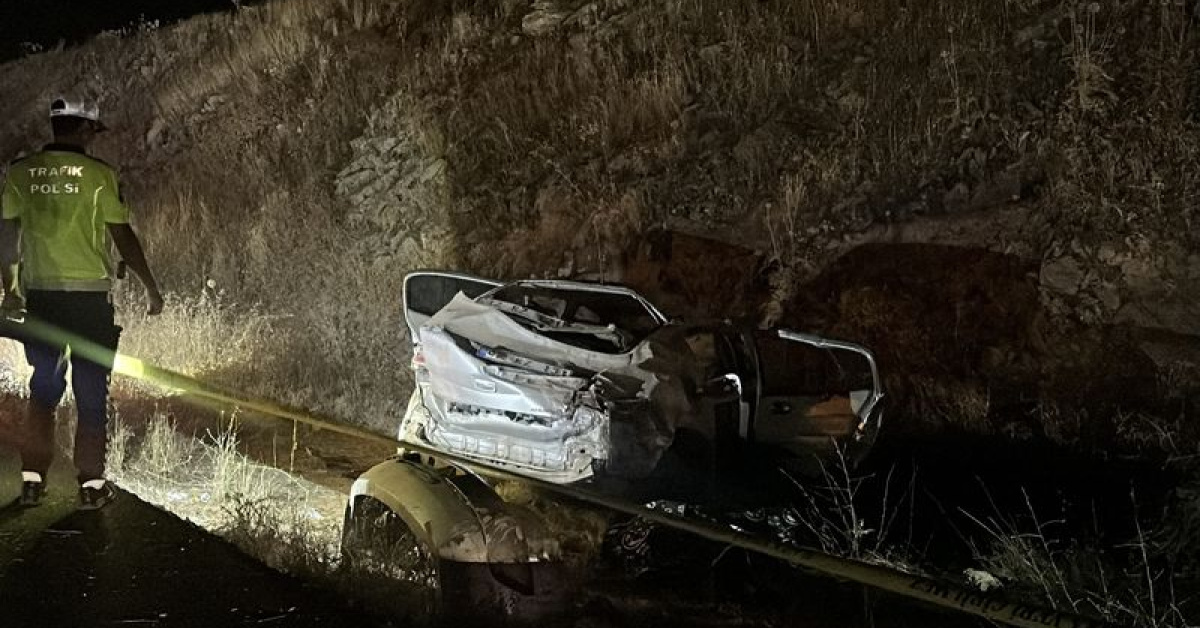 Otomobil şarampole devrildi: 3 ölü, 1 yaralı