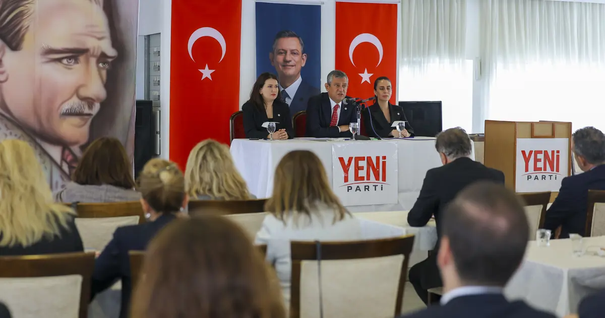 Özgür Özel: 200’ün üzerinde belediye başkanı Yeni Parti’ye geçecek