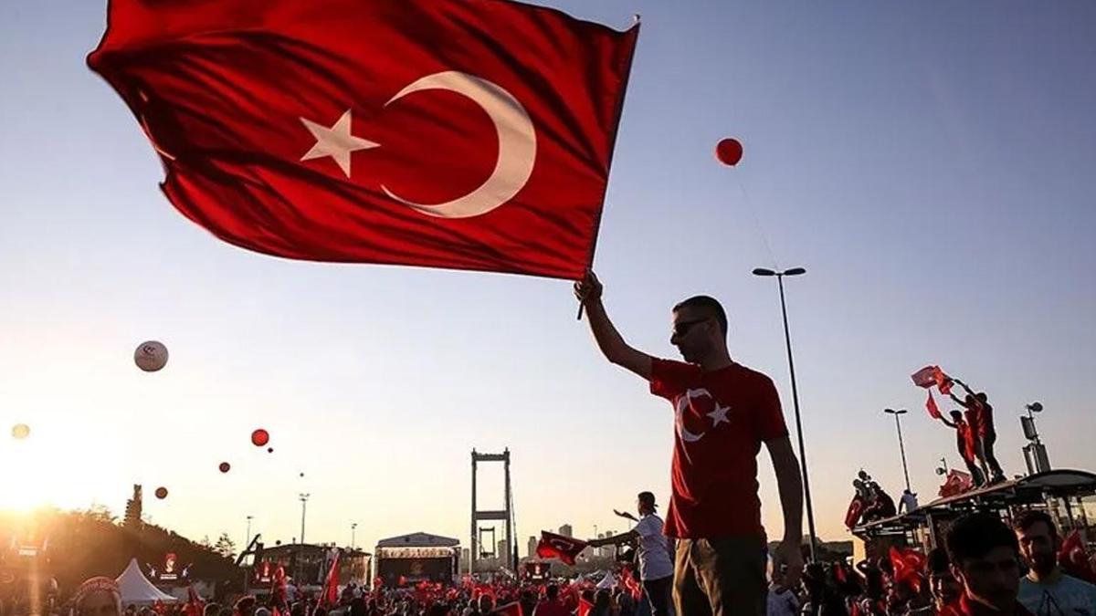 Siyasilerden ’15 Temmuz’ mesajları