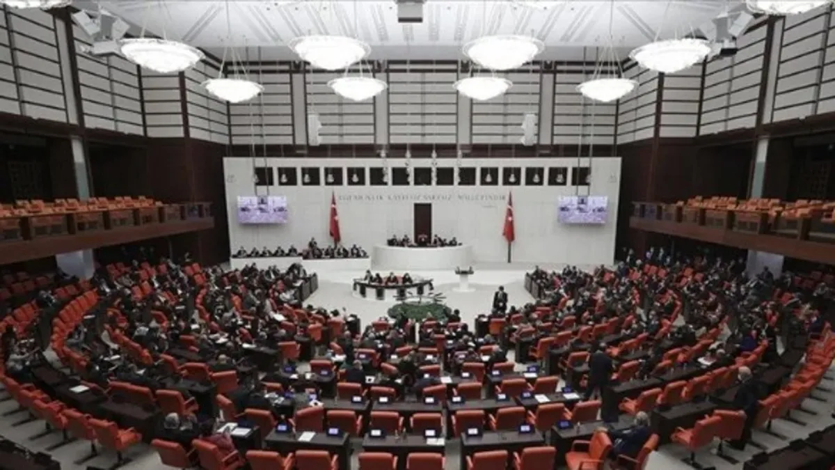 Sözleşmeli askerlere kamu istihdamı! Uzman Er ve Erbaşlara ilişkin düzenleme Meclis’te kabul edildi