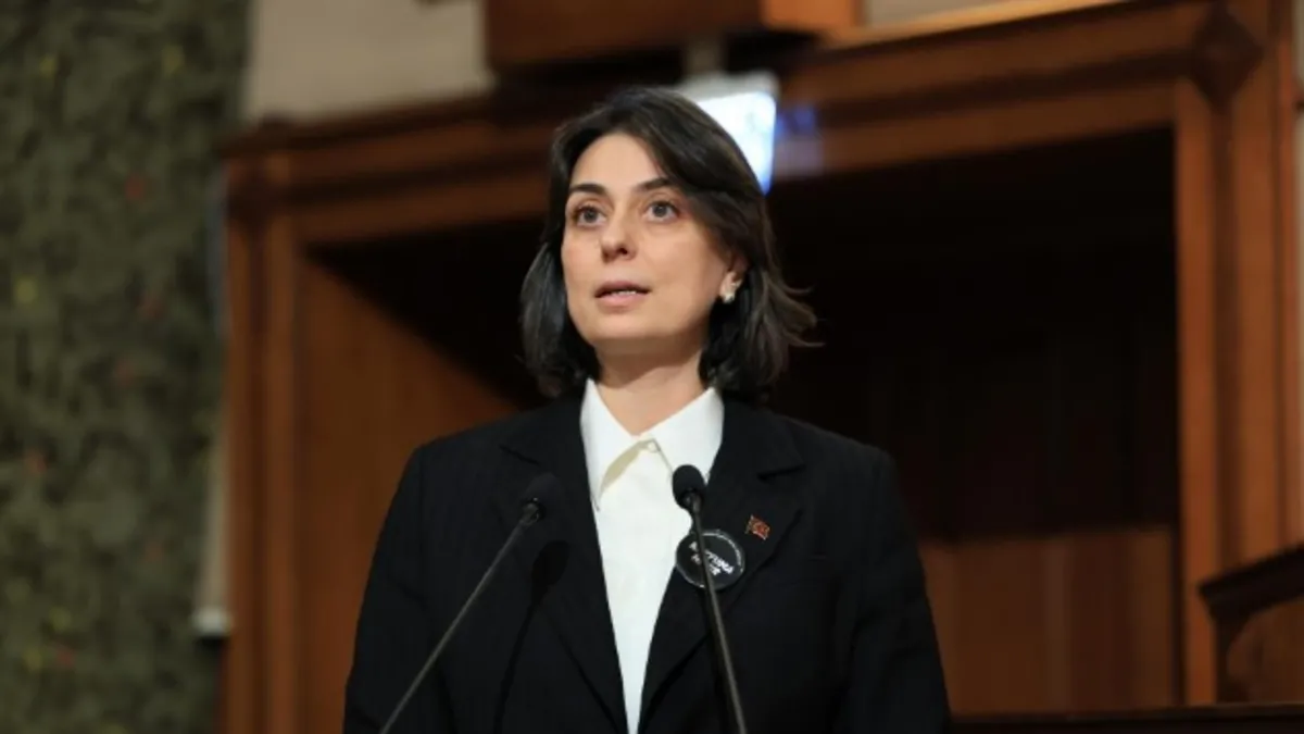 Teknik takipte “Zoom” detayı! CHP’li Sinem Dedetaş’ın dikkat çeken talimatı