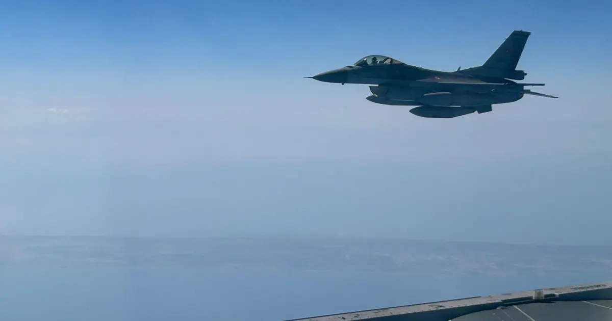 Türk jetlerinden Kıbrıs Adası’nın güneyinde eğitim uçuşu