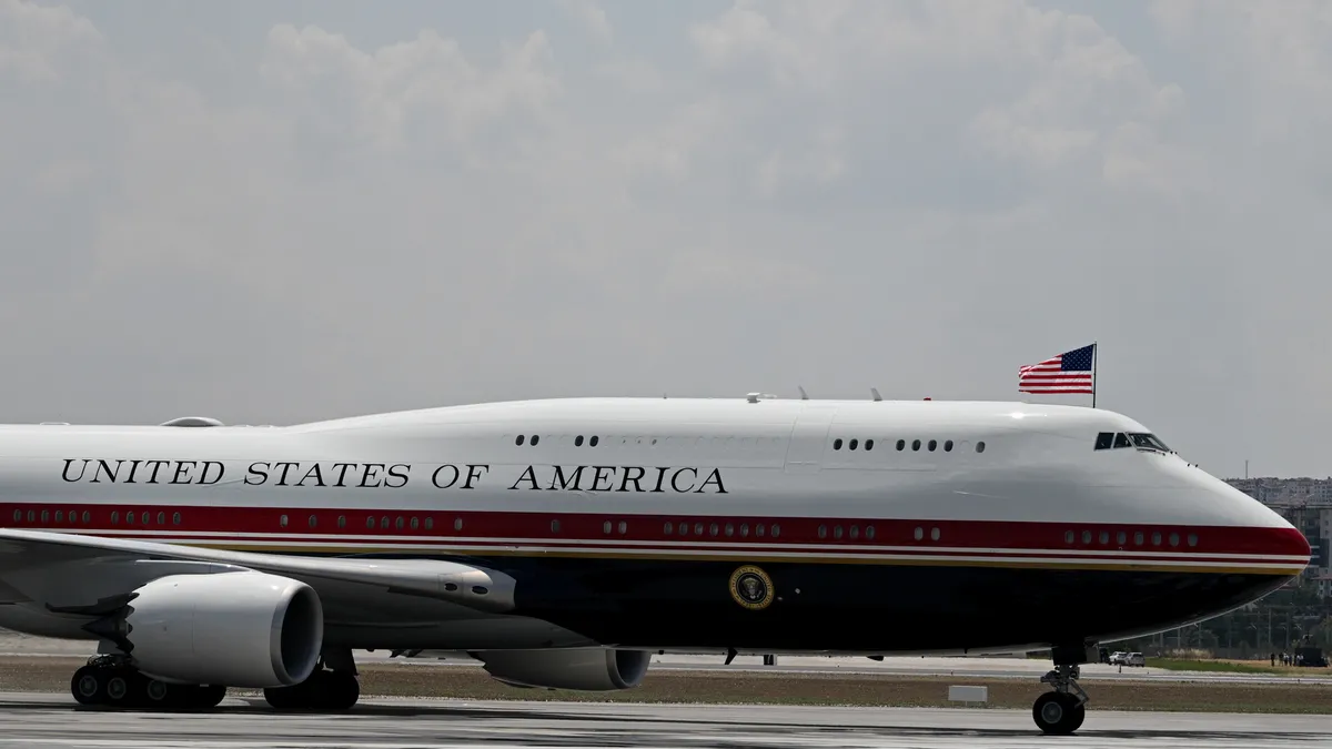 Yeni Air Force One uçağında hava savunma sistemi yok