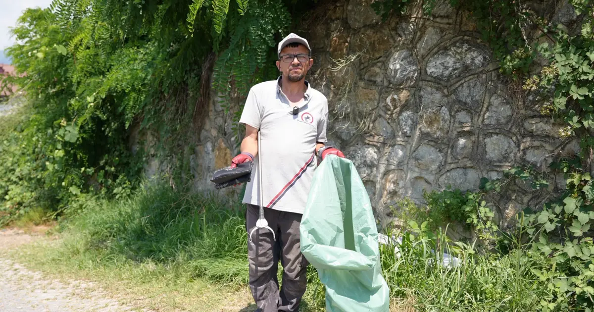 Yol kenarında servet buldu, polise teslim etti