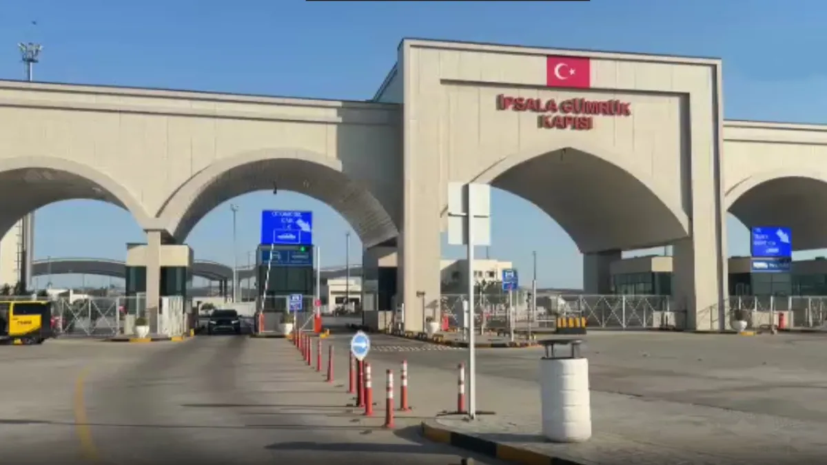 Yunanistan’a açılan sınır kapılarında giriş ve çıkışlar durdu