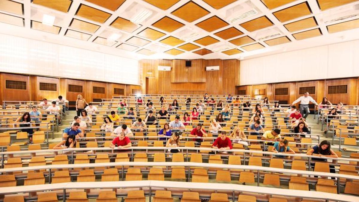 Yüzde 159 zam! Vakıf üniversiteleri Oxford’la yarışıyor