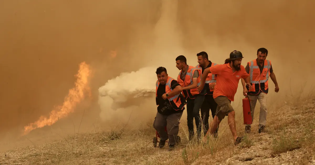 r Muğla’dan: Ekipler yangını söndürmek için seferber oldu
