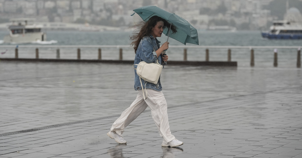 5 bölgede sağanak, 2 bölgede fırtına