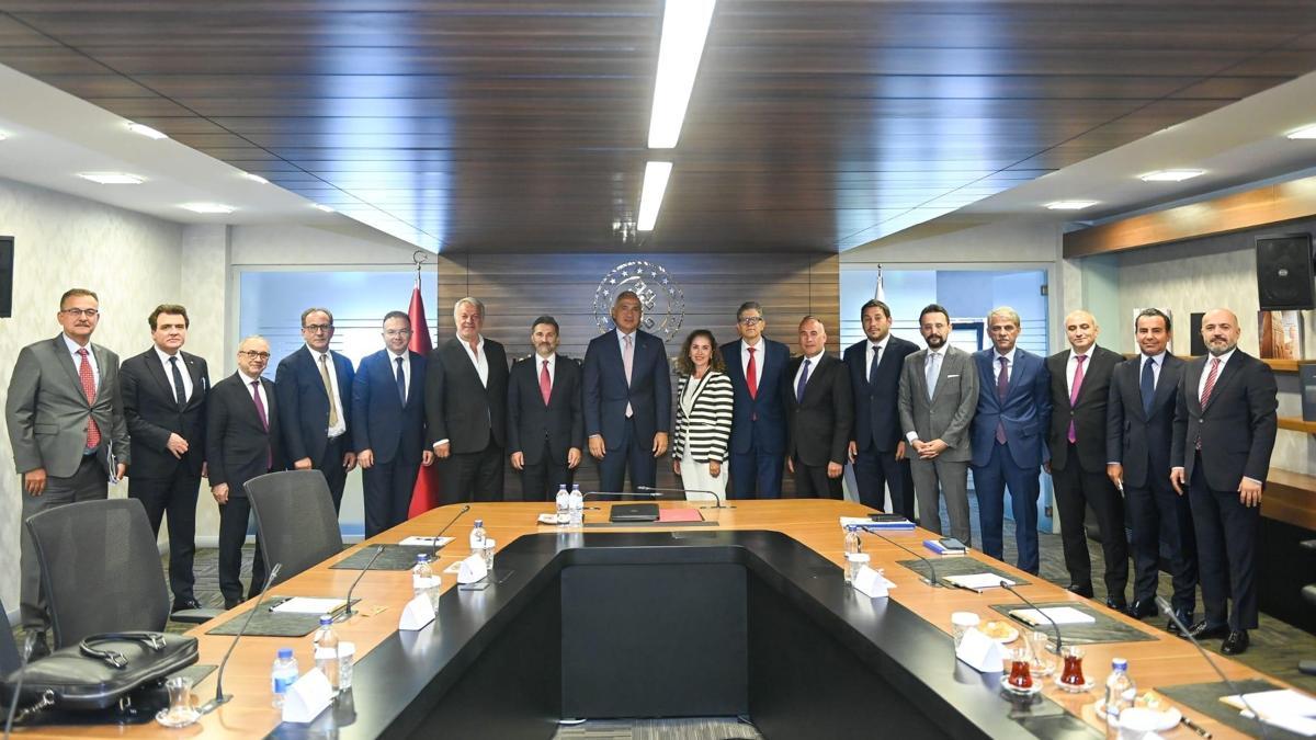 Bakan Ersoy, Hizmet İhracatçıları Birliği Yönetimini kabul etti