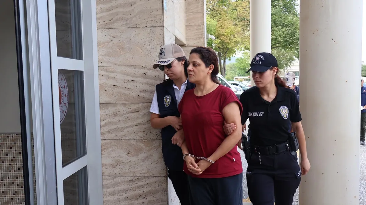Başkan Erdoğan’a suikast timinde yer alan FETÖ’cü hainin ablası adliyede