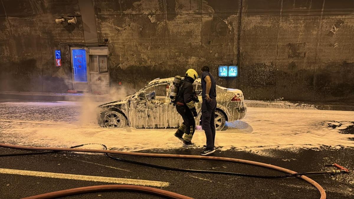 Bolu Dağı Tüneli’nde otomobil alev aldı! Trafik durdu, metrelerce kuyruk oluştu