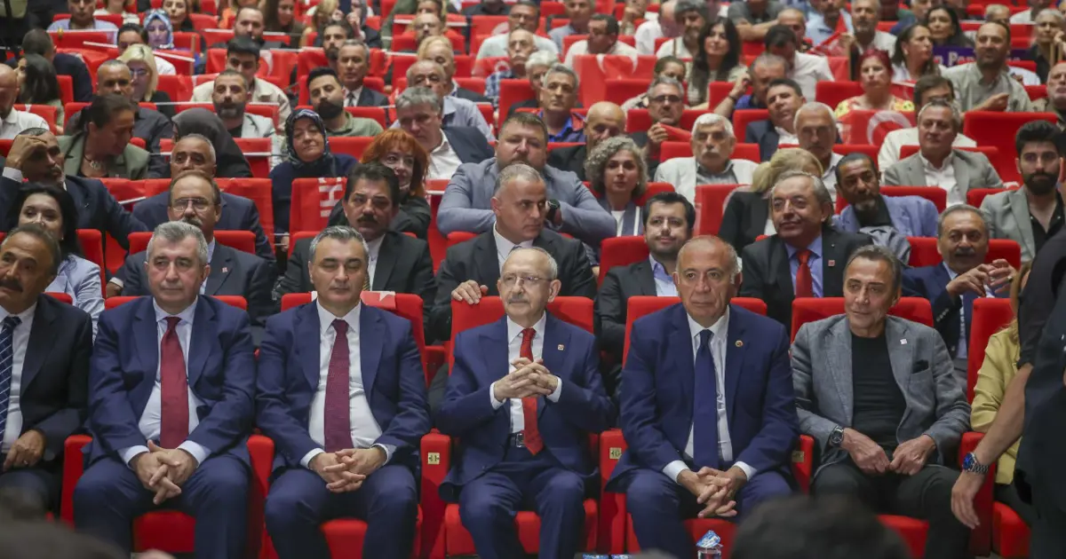 CHP’de neler oldu? Yeni Parti’ye geçmeyen iki isim, A Takımı’nın gündeminde