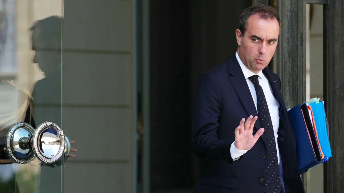 Fransa Başbakanlığındaki intihar vakaları ve mobbing iddialarıyla ilgili üç ön soruşturma başlatıldı