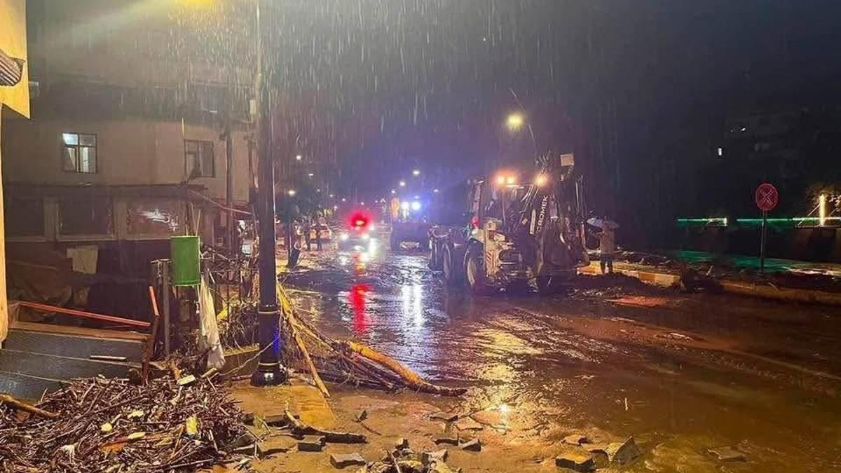 Giresun’da sağanak sel ve taşkına neden oldu; 2 kişi kayıp
