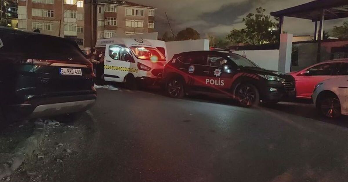 Kasklı saldırgan restoranda 2 kişiyi vurdu