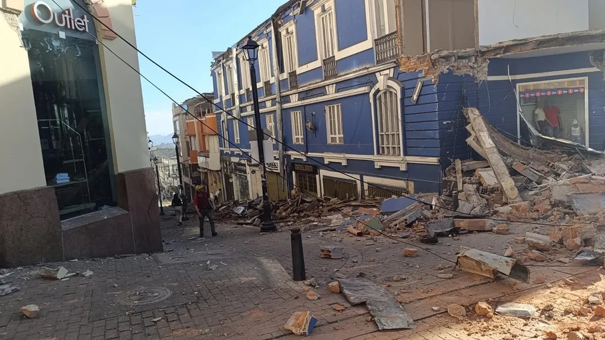 Kolombiya’da 7,4 büyüklüğünde deprem!