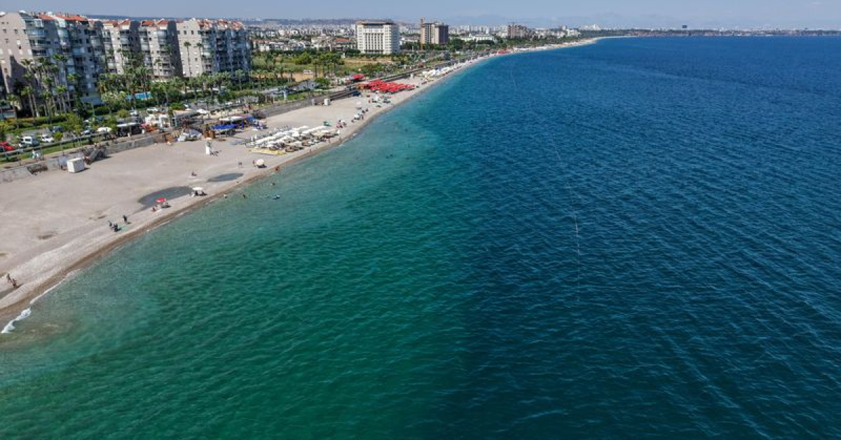 Konyaaltı’nda işletmecilerden “şamandıra” tepkisi