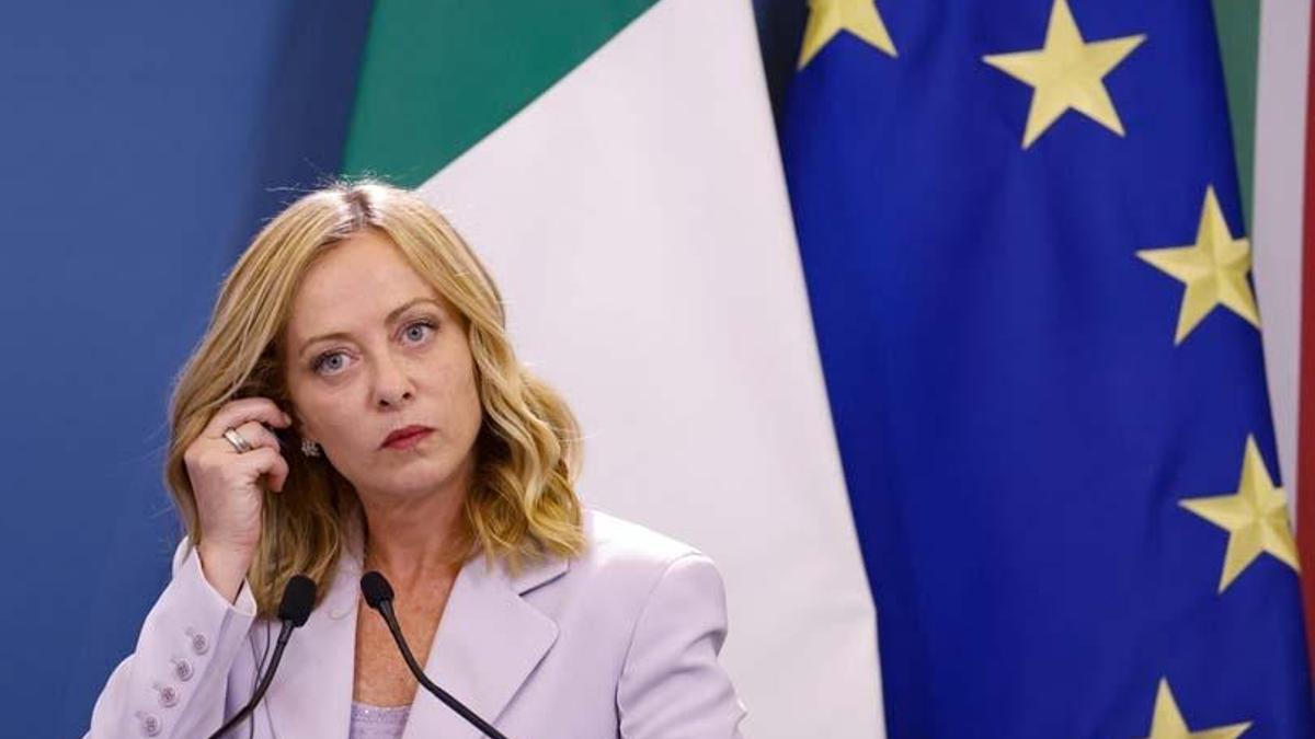 Meloni’nin stil siyaseti… Politik çizgisiyle giyim tarzı da değişti