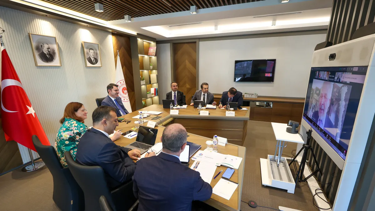 Murat Kurum: “COP31’i küresel iklim mücadelesinin anahtarı yapacağız”