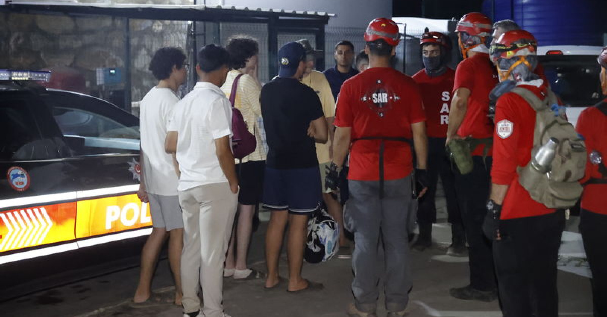 Ormanlık alanda kaybolan 5 genç kurtarıldı