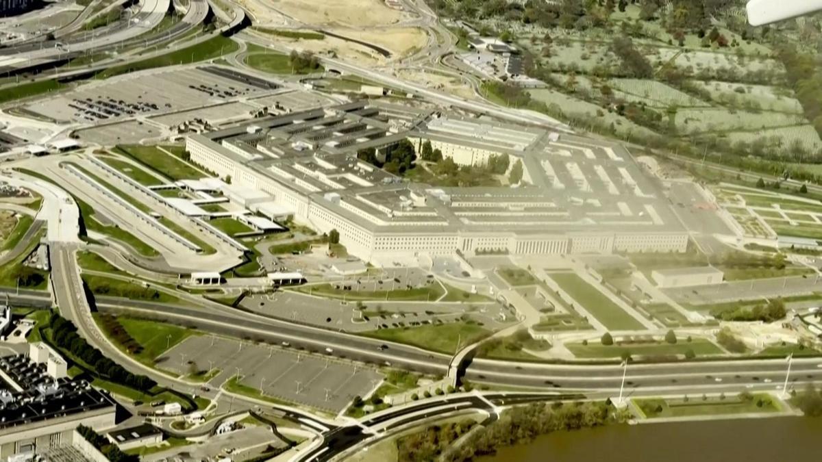 Pentagon’da köstebek avı: Eski bakan hangi bilgileri sızdırdı?