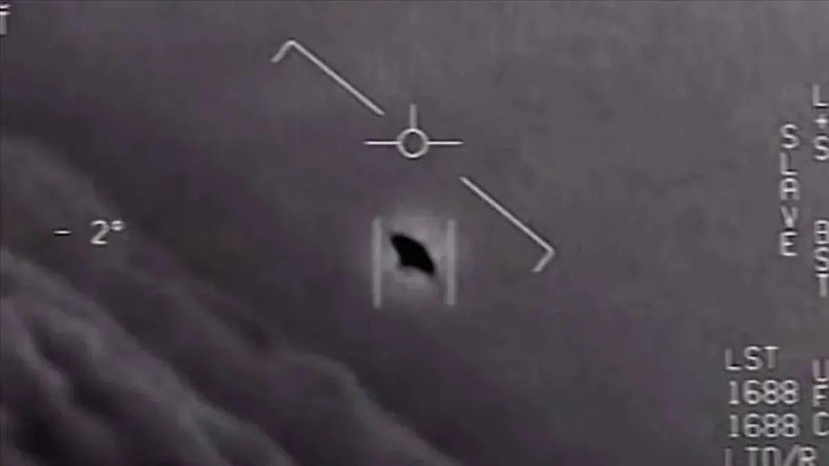 Pentagon’un yeni UFO dosyalarında şok detaylar! “Agresif manevralar yapan soğuk küreler” ve gizli videolar kamuoyuyla paylaşıldı