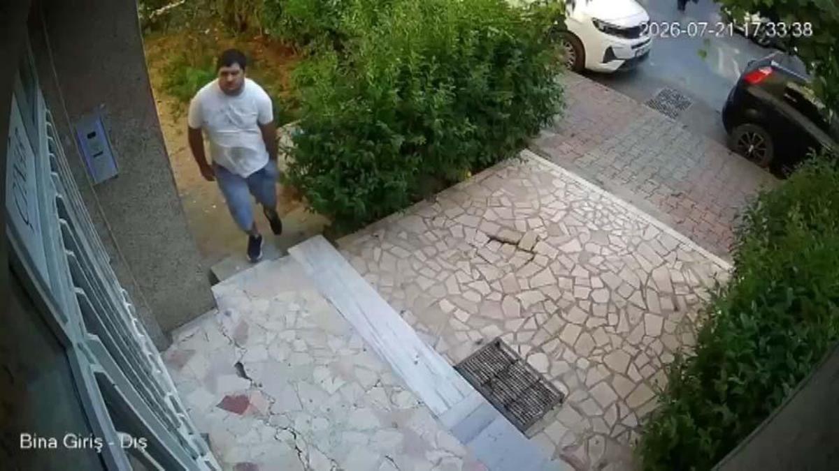 Sultangazi’de takıntılı komşu dehşet saçtı! ”Kızınızı koruyun”